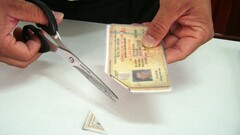  Xem xét việc cắt góc giấy phép lái xe hết hạn