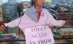 Nữ sinh bị đeo biển “tôi là trộm” đang hoảng loạn