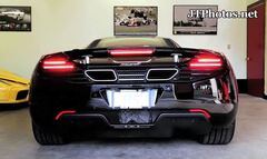 Siêu xe McLaren MP4-12C khởi động như thế nào?