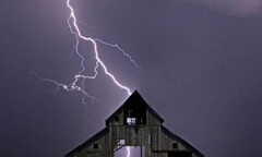 Sét đánh chòi canh, 3 người thương vong