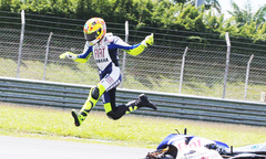 Cười đổ ghế pha hài hước của dân chơi xe phân khối lớn