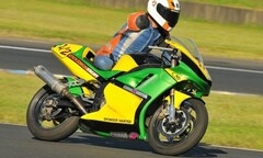 Nghị lực phi thường của một biker có “họ” Nick Vujicic