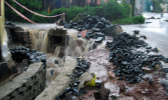 Mưa lớn, phố núi Pleiku thành… sông