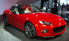 Mazda MX-5 Miata phiên bản 25 năm: Nhỏ, tài, xinh