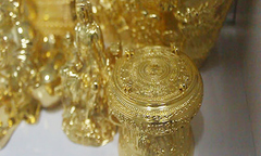 Rộ mốt ở nhà… dát vàng của đại gia Việt