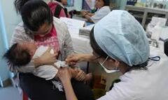 Bé gái 1 tháng tuổi tử vong sau khi tiêm vaccine