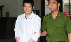 Mang lựu đạn, súng kíp vào rừng dựng lán bán ma túy