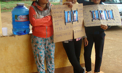 Cháu bé bị mẹ kế hành hạ được gia đình hàng xóm nhận nuôi dưỡng