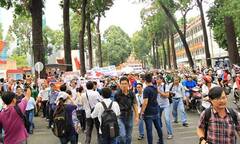 Hàng ngàn người dân TP HCM xuống đường phản đối Trung Quốc