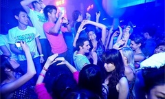 Đằng sau những cuộc “chơi ngông” của cậu ấm cô chiêu