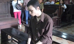 Xót xa bé gái bị hàng xóm và cha ruột xâm hại tình dục