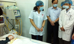 Cứu sống hai trẻ mắc sởi biến chứng rất nặng