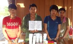 Bắt giữ 4 đối tượng dùng thuốc nổ khai thác gỗ sưa