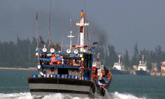 Vươn khơi, bám biển - Ngư dân không một ngày xa biển