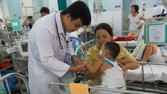 Tự ý điều trị tay chân miệng có thể mất mạng