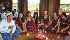 Những phong tục  "ngủ " kỳ lạ của trai gái miền sơn cước