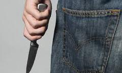 Bị bạn thân đâm chết khi đang ngủ trưa với vợ