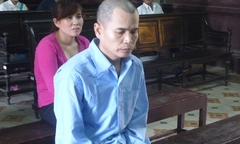 Ngủ chung, cha nhiều lần hiếp dâm con gái ruột đang tuổi dậy thì