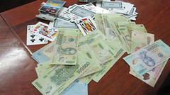 Bắt quả tang phó chủ tịch phường “mở” chiếu bạc tại nhà