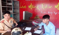 Huế: Một sinh viên đâm xe vào lực lượng CSGT