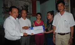 Góp món quà an lòng người chiến sĩ nơi biển đảo