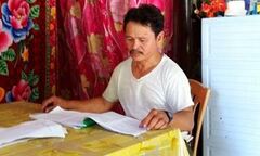 Thí sinh 53 tuổi quyết tâm đi thi để lấy bằng tốt nghiệp