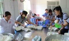 CLB 14 Chữ Hà Nội chăm sóc bệnh nhân tâm thần