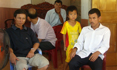 Vụ tai nạn ở Thái Lan: Quê nghèo quặn thắt chờ mong