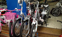 Xe đạp điện Trung Quốc, vì sao rẻ bất thường?