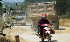 Sợ “hung thần quốc lộ”, không dám cho con ra đường