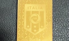 Mạ vàng ròng iPhone 5S độc mùa World Cup