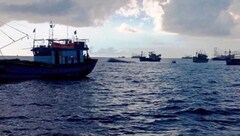 Tàu cá trôi tự do, 11 ngư dân đang nguy hiểm