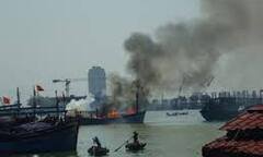 Nổ tàu cá, 3 người mất tích