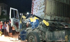 Lật thùng xe container, tài xế tử vong mắc kẹt trong cabin