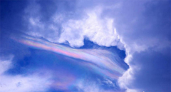 Mây cầu vồng hiếm ở Trung Quốc