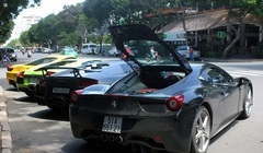 Dân chơi Sài Gòn tụ họp khoe siêu xe