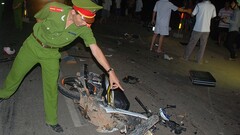 Xe tải chạy quá tốc độ gây tai nạn, 3 người thương vong