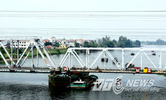  "Tử thần " rình rập trên những chiếc cầu qua sông Sài Gòn