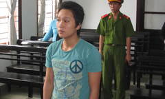 Hai năm tù cho gã anh rể trèo rào vào nhà  "làm bậy " với em vợ