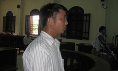 Bố vợ mất bò, con rể ném mìn vào nhà chủ tịch xã cảnh cáo