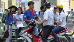 Giảm bớt thủ tục dự thi