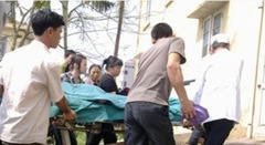 Giận chồng, vợ mang thai 8 tháng tự đâm lòi ruột