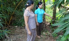 Xót xa bé sơ sinh bị bỏ rơi bên rặng tre, dòi bám đầy người