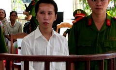 Án tử hình cho kẻ dùng xăng thiêu sống người yêu