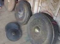 Kon Tum: Đào được 8 chiêng đồng cổ khi đi làm rẫy