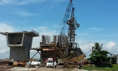 Gãy cần cẩu thi công, 6 công nhân thương vong