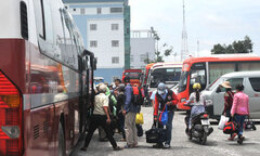 Bến xe áp giá  "trên trời " vì độc quyền