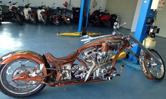 Xem môtô siêu dị giá hơn 2 tỷ đồng vừa về Việt Nam