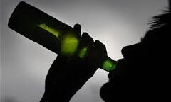 Bị phát hiện, tên cướp định  "làm bậy " cụ bà 84 tuổi