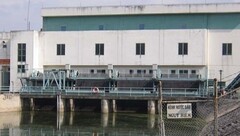 Phát hiện xác chết lõa thể trên băng chuyền xử lý rác